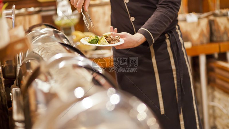 揭秘休闲食品批发：厂家直销定制贴牌的奥秘