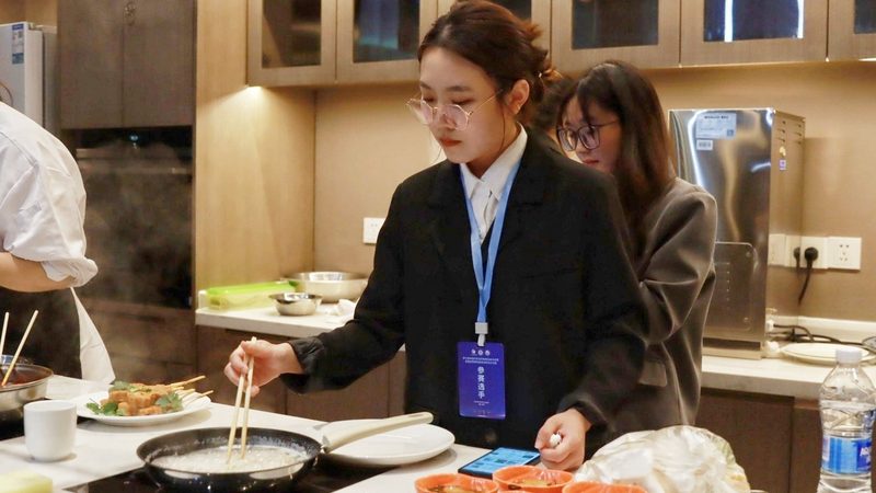 清油火锅底料：如何识别优质与劣质？**