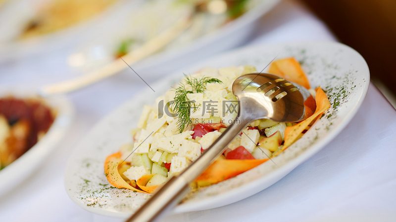 零食批发厂家定制包装：揭秘定制背后的工艺与标准